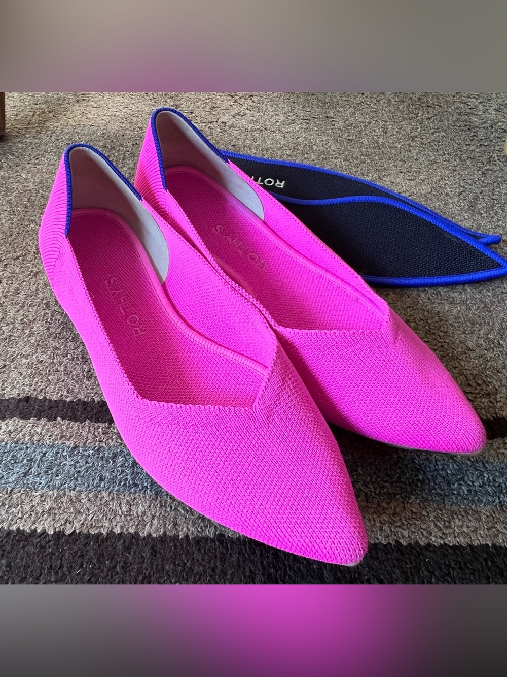 Rothy’s The Point in Dragon Fruit Hot Pink Flat Tortoise Sole W8 + Extra Insoles - Picture 8 of 9